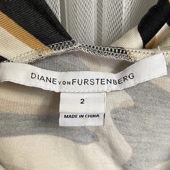 Diane Von Furstenberg Black and Cream Zebra “Bentley” 3/4 Sleeve 100% Silk Dress - Picture 5 of 16